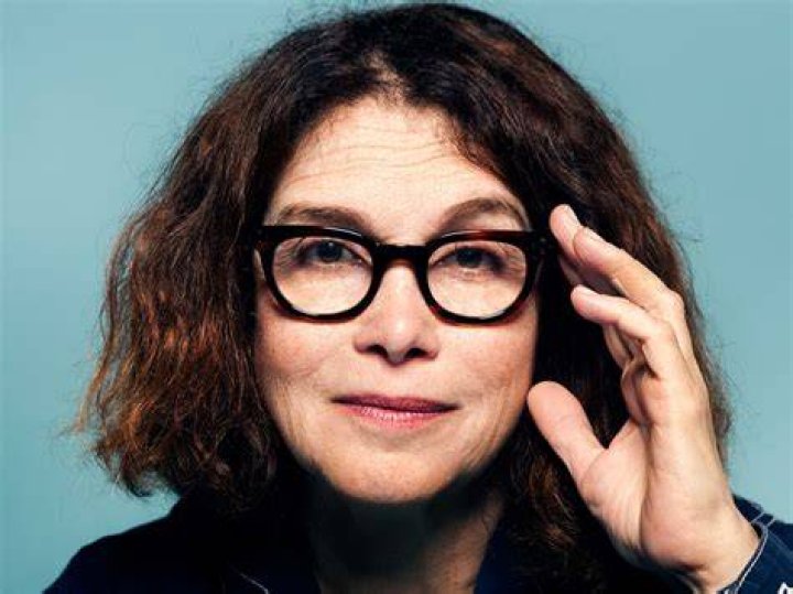 18 Unbelievable Facts About Melanie Mayron