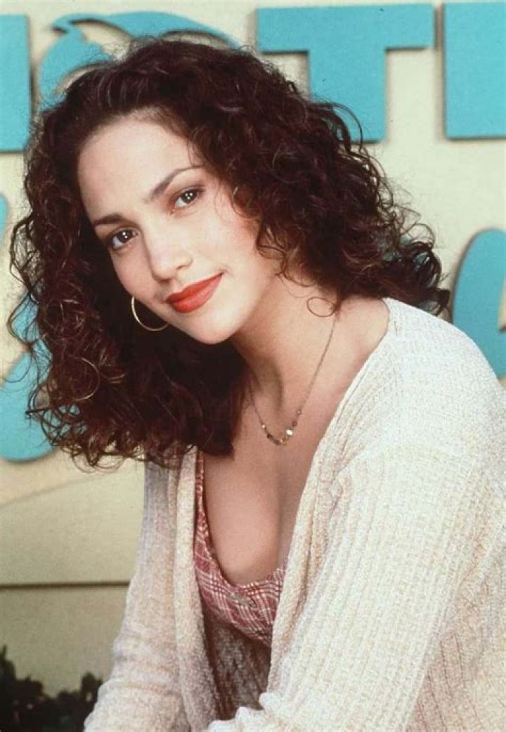 20 Pictures of Young Jennifer Lopez Jennifer lopez hair, Jennifer