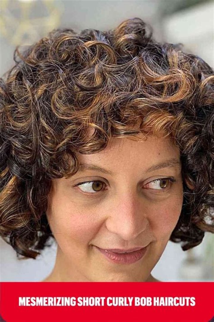 29 Cute And Flattering Curly Pixie Cut Ideas