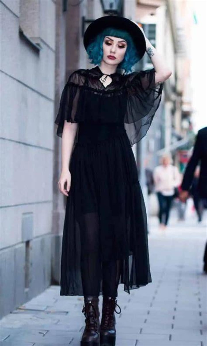 33 Bewitching Goth Outfit Ideas Looks goticos, Roupas g&oacute;ticas, Moda
