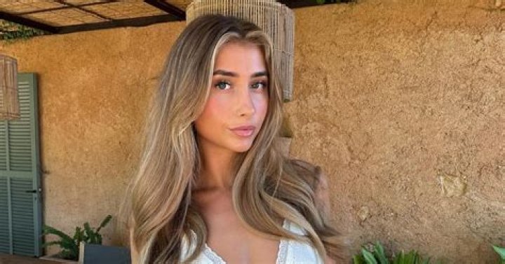5 Hot Sexy Lily E. Kay Bikini Pics