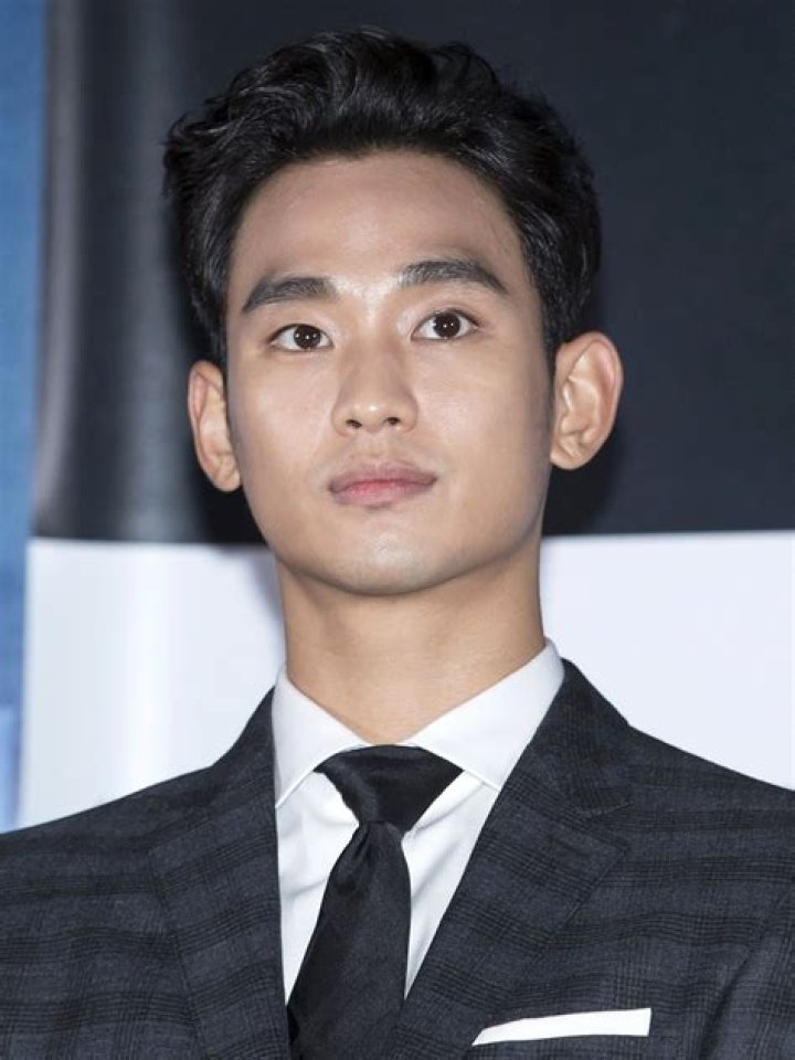 Actor Kim Soo Hyun Updates His Instagram For The First Time In Forever