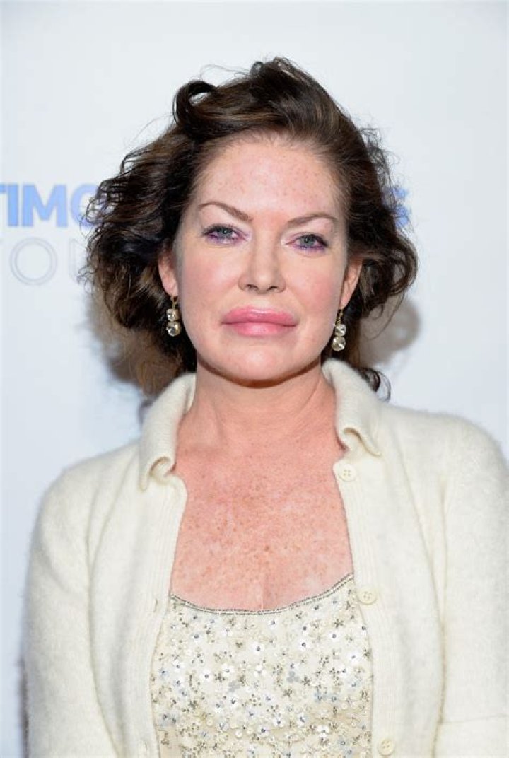 Actress Lara Flynn Boyle Spotted on Rare Public Outing