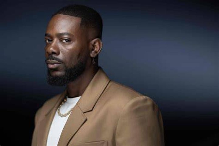 Adekunle Gold biography, net worth, career and marital life