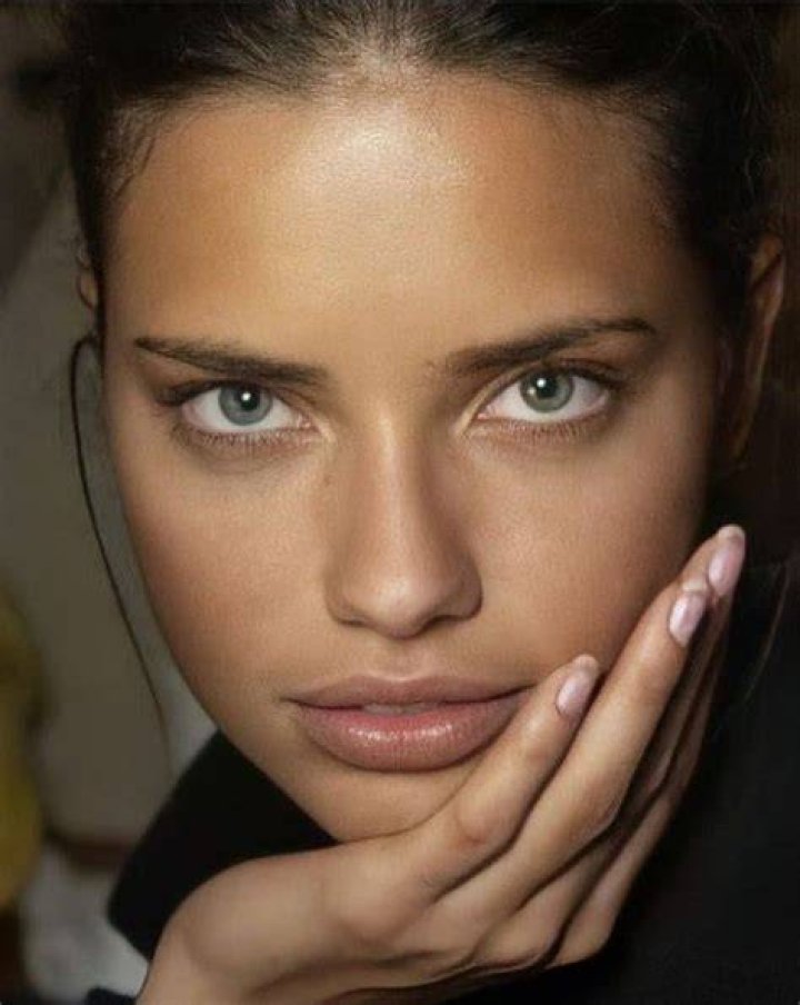 Adriana Lima Adriana lima eyes, Adriana lima makeup, Adriana lima