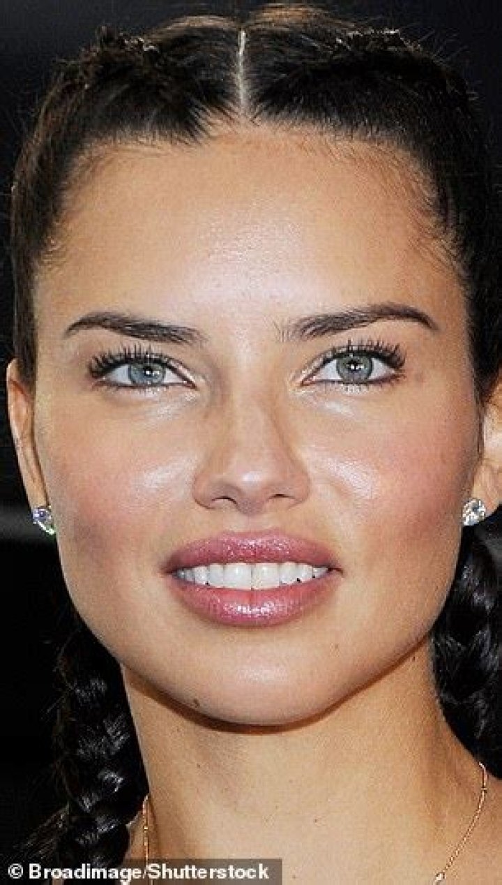 Adriana Lima goes fresh faced for casual outing with daughter&hellip; after