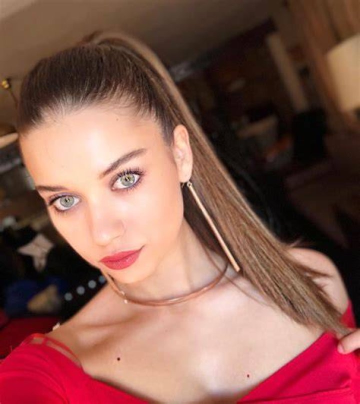 Afra Saracoglu Biography, Height & Life Story Super Stars Bio