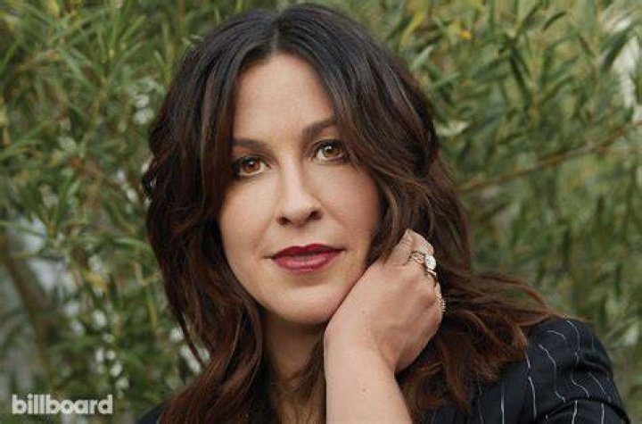 Alanis Morissette Plastic Surgery Has She Really Undergone Plastic