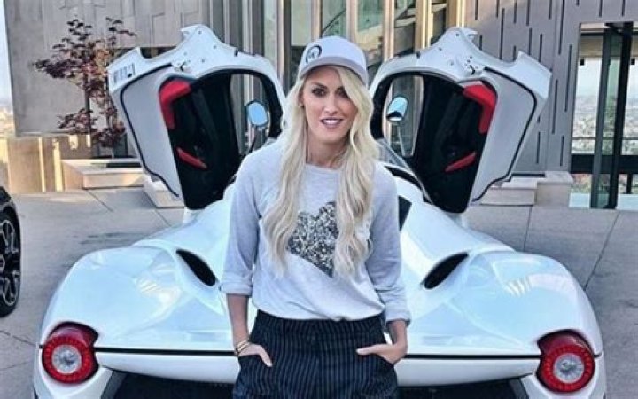 Alexandra Mary Hirschi Net Worth 2022 Age, Height, Weight, Husband