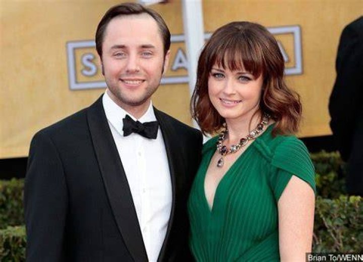 Alexis Bledel Husband 2021 Boyfriend Who Is Alexis Bledel Married to?