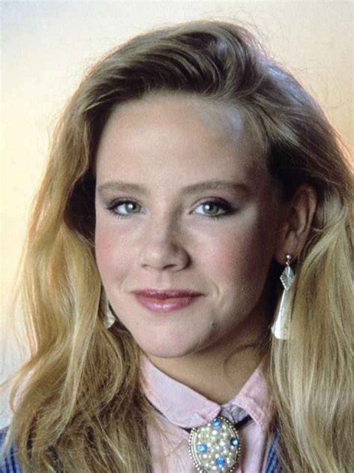 Amanda Peterson, Actress Who Starred in &lsquo;Can&rsquo;t Buy Me Love,&rsquo; Dies at 43