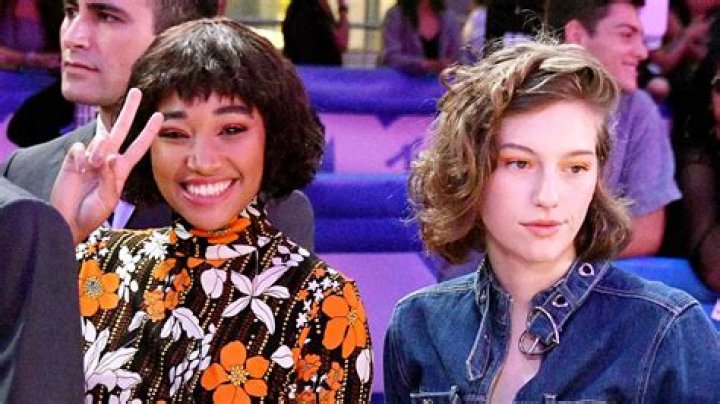 Amandla Stenberg and New Girlfriend King Princess Attend MTV VMAs &mdash; See