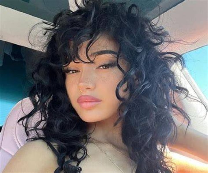 Amelie Warren Bio, Age, Height, Wiki Models Biography