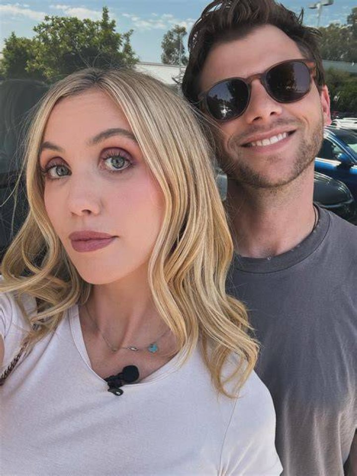 Are Charlie Berens & Laura Clery dating? Truth Behind Rumors