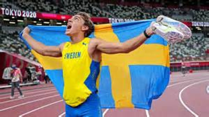 Armand Duplantis, born in US, wins Olympics polevault gold for Sweden