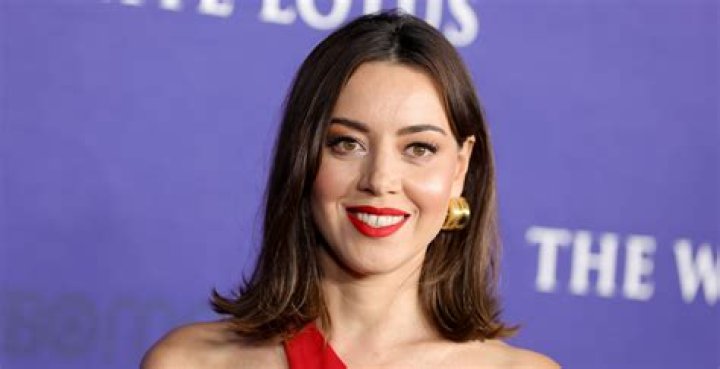 Aubrey Plaza's Dating History Includes Michael Cera before Marrying