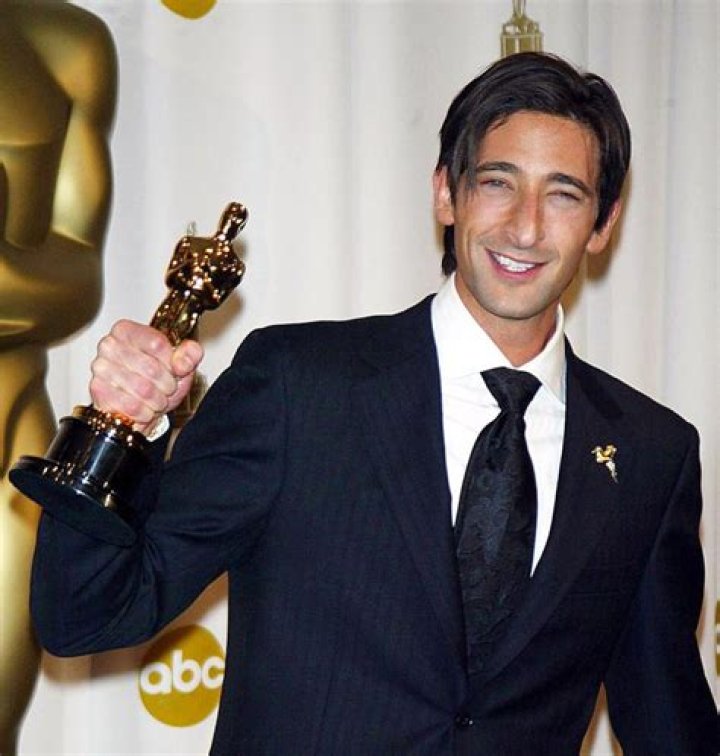 Award winning actor Adrien Brody dating a hot girlfriend; Are they