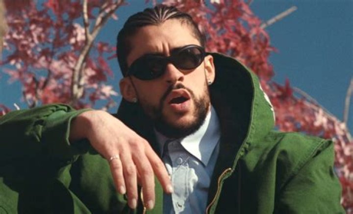 Bad Bunny „Where She Goes“ Video & Song