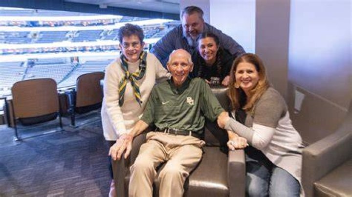 Baylor University Mourns Passing of Alumnus, Benefactor and Former