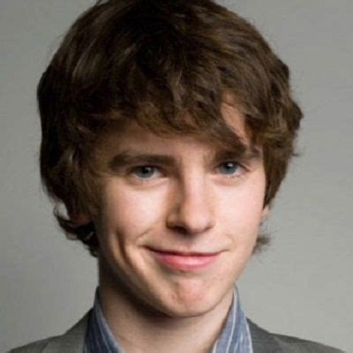 Bertie Highmore Bio, Affair, Single, Ethnicity, Age, Girlfriend, Height