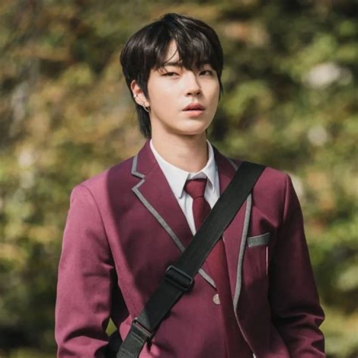 Bild zu Hwang InYeop Kinoposter Hwang InYeop FILMSTARTS.de