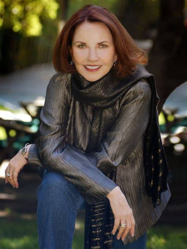 Biography Sandra Knight