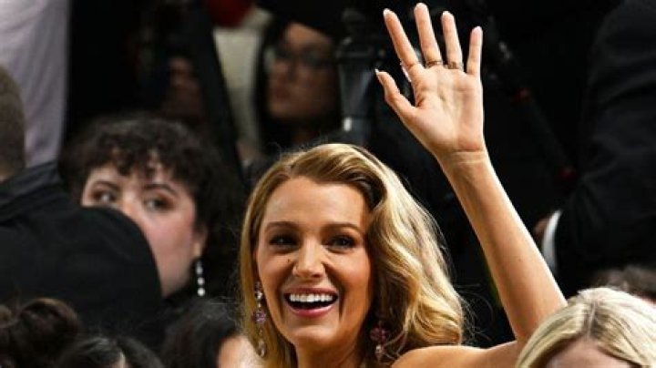 Blake Lively divides fans with curly hair 'What happened?'
