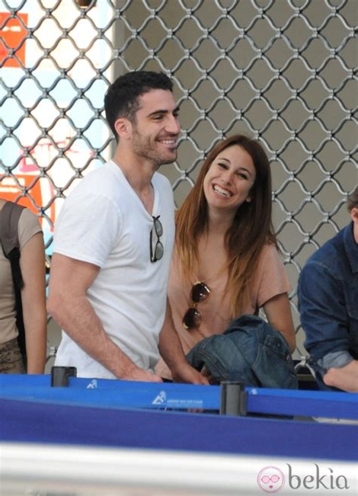 Blanca Su&aacute;rez y Miguel &Aacute;ngel Silvestre bes&aacute;ndose en Madrid Una