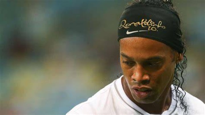 Brazil footballer Ronaldinho released in Paraguay BBC News