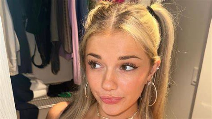 Breckie Hill amazes fans in daring outfit and sends cheeky &lsquo;love&rsquo; message