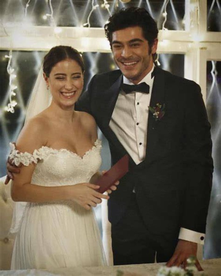 Burak Deniz Real Wife, Is Burak Deniz Married? Age, Wiki, Parents