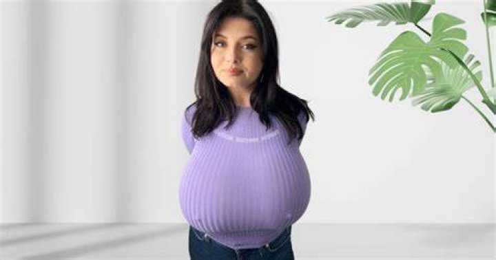 Busty Ema Biography, Age, Height, Figure, Net Worth &raquo; Bioofy
