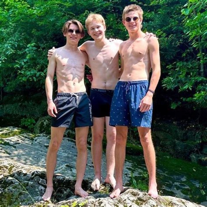 Casey Simpson Shirtless & Barefoot