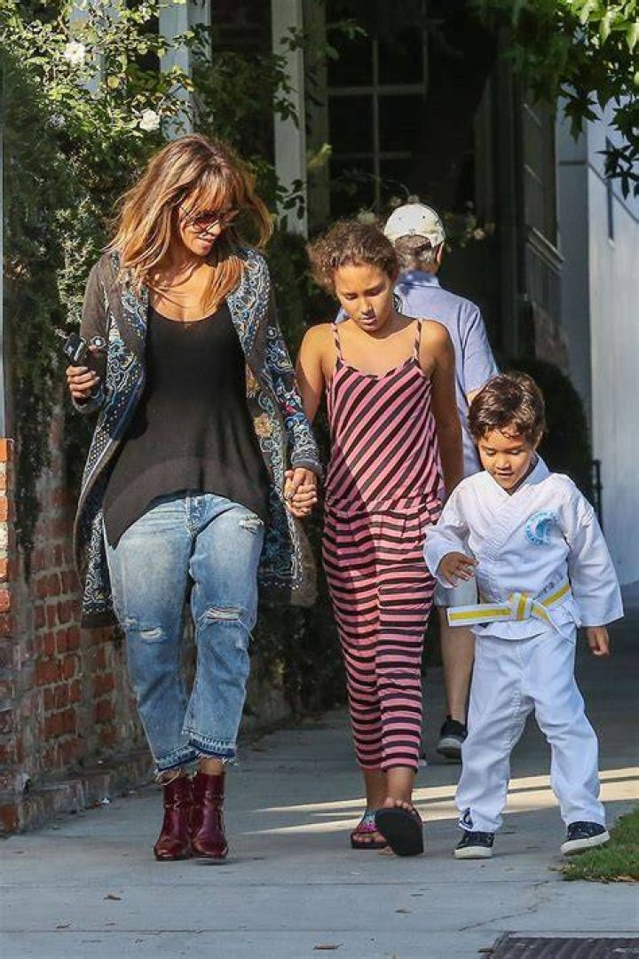 Celebrity Kids Halle Berry On Mommy Duty