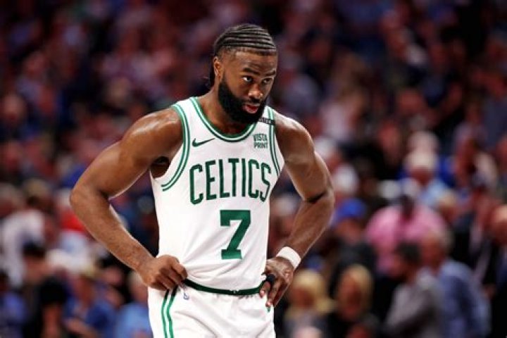 Celtics Jaylen Brown Is Dating R&B Singer H.E.R. Page 5 of 8