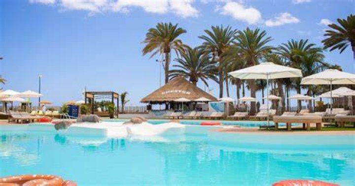 Chester Beach Club Basic Pack musement