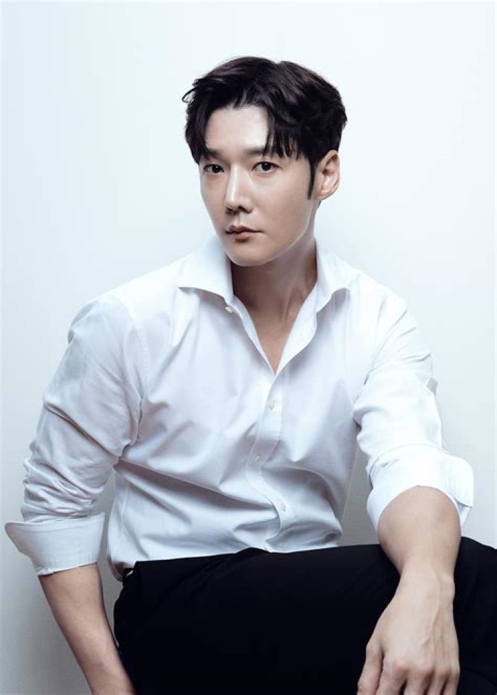 Choi Jin Hyuk sustains eye injury while filming 'The Last Empress