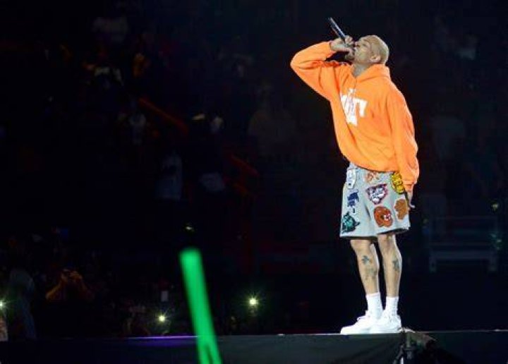 Chris Brown 'lookalike' goes viral sparking hilarious fan debate