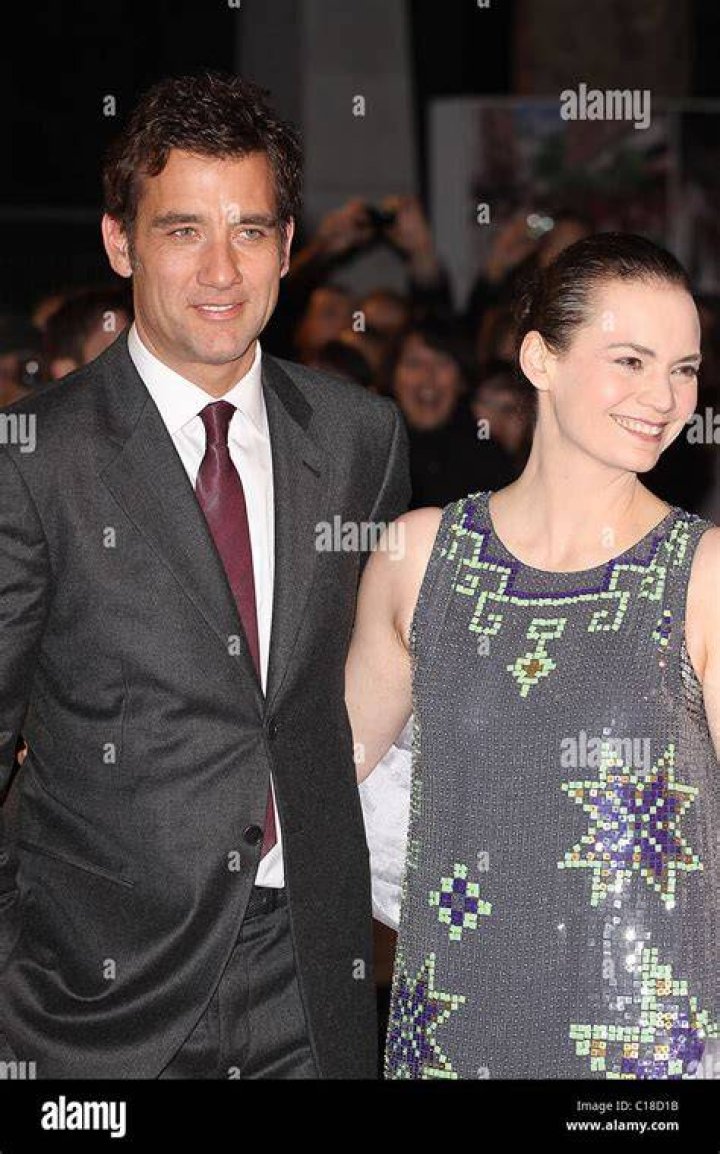 Clive Owen&rsquo;s Wife SarahJane Fenton Used to Be an Actress Too Inside