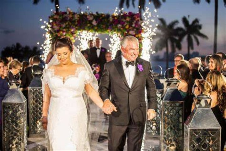 CNN&rsquo;s Ana Navarro weds lobbyist Al Cardenas in starstudded Miami bash
