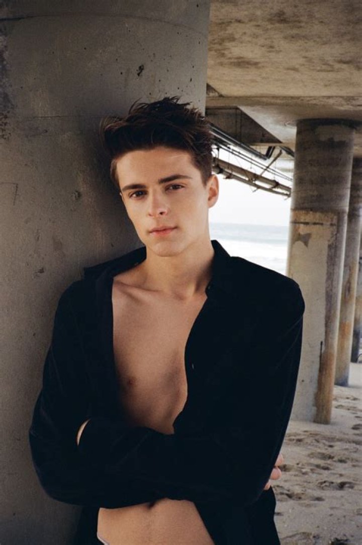 Corey Fogelmanis Sexuality Is He Gay? Partner In 2022