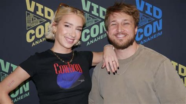 courtney miller & shayne topp in 2024 Smosh, Courtney miller, Women