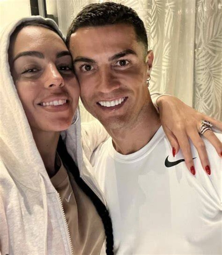 Cristiano Ronaldo gets cozy with Rodriguez at World Cup