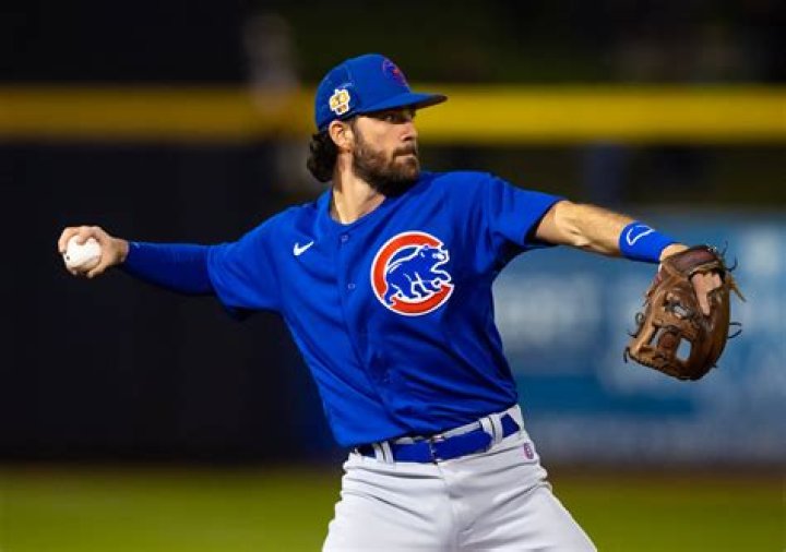 Dansby Swanson signs with Cubs, Red Sox still looking for shortstop to