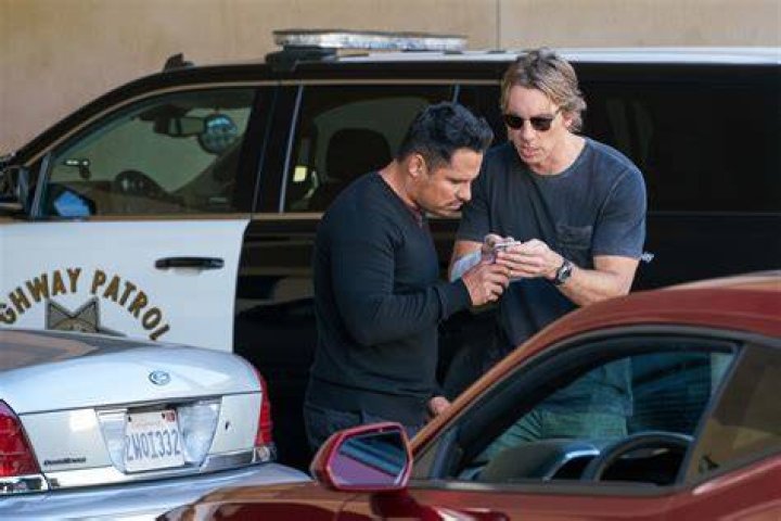 Dax Shepard & Michael Pe&ntilde;a/Kaitlin Olson/Gary Clark Jr. (2017)