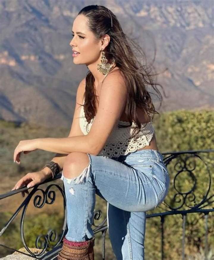 De infarto Ana Luc&iacute;a Dom&iacute;nguez paraliza las redes haciendo ejercicio