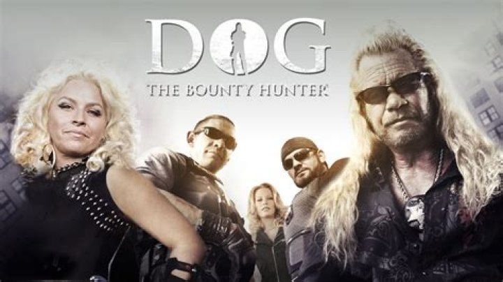 Dog the Bounty Hunter&rsquo;s daughter Lyssa shows off abs in crop top after