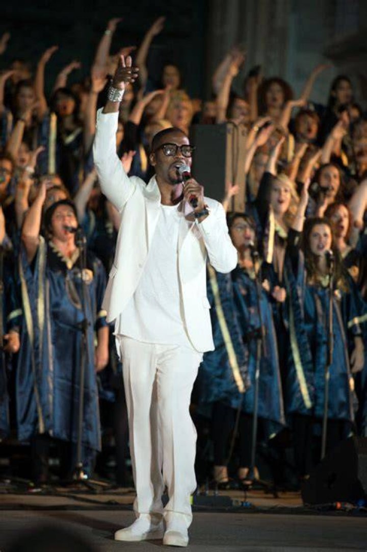 Donald Lawrence Choir sing Step FWD UK Christian Chart