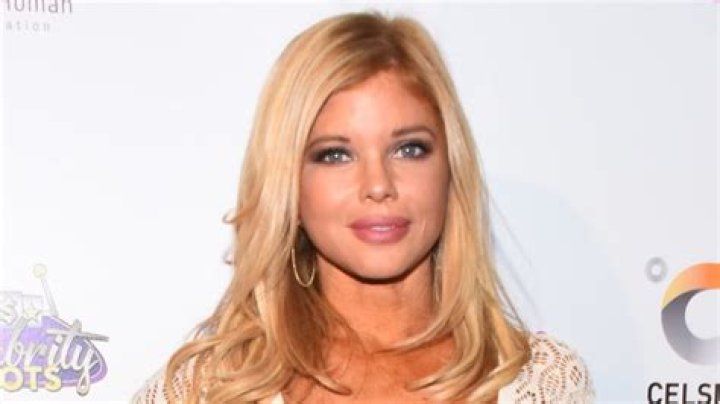 Donna D&rsquo;Errico says she's not too old to wear a bikini