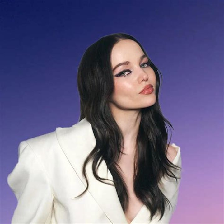 Dove Cameron's Transformations using plastic surgery